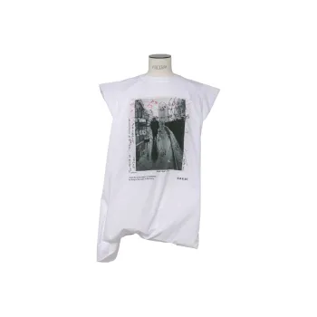 Sacai Graphic Printed Sleeveless Sweatshirt