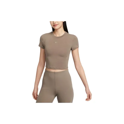 Nike SS25 Regular T Shirt Women's Brown