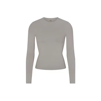 SKIMS SOFT SMOOTHING SEAMLESS LONG SLEEVE T SHIRT T Shirt Women's SMOKE/Smoke Gray