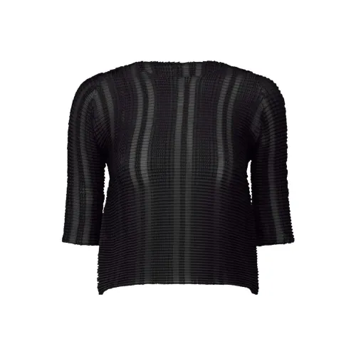 ISSEY MIYAKE Crop Tops Women's Black