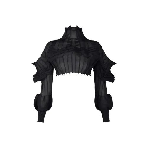 ISSEY MIYAKE Crop Tops Women's Black