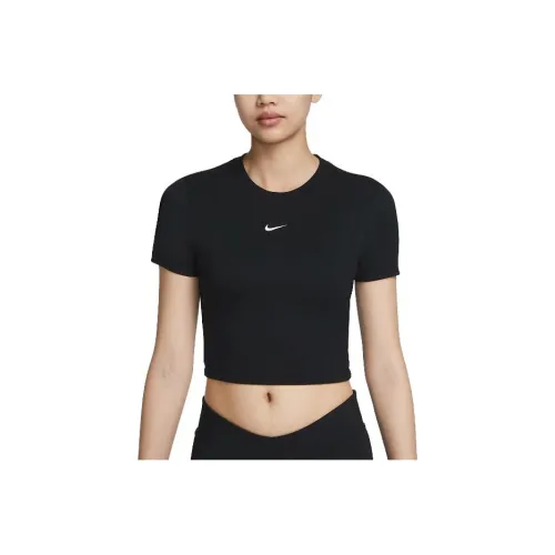 Nike Sportswear Essential Women's Slim Fit Crop T Shirt Black