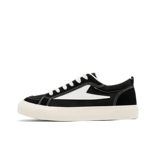 PLAY COBBLER Slip Resistant And Breathable Low Top Skateboard Shoes Men's