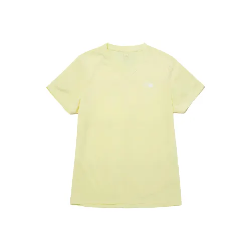 THE NORTH FACE T-Shirts Women's Yellow