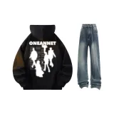 Black Sweatshirt+Light Blue Jeans