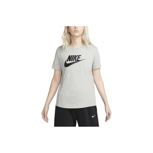 Nike Sportswear Essentials Women's Logo T Shirt