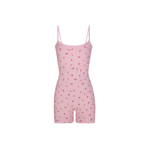SKIMS Valentine
s Day SOFT LOUNGE SCOOP ONESIE Jumpsuit Women
s CHERRY BLOSSOM PRINT/Cherry Blossom Color