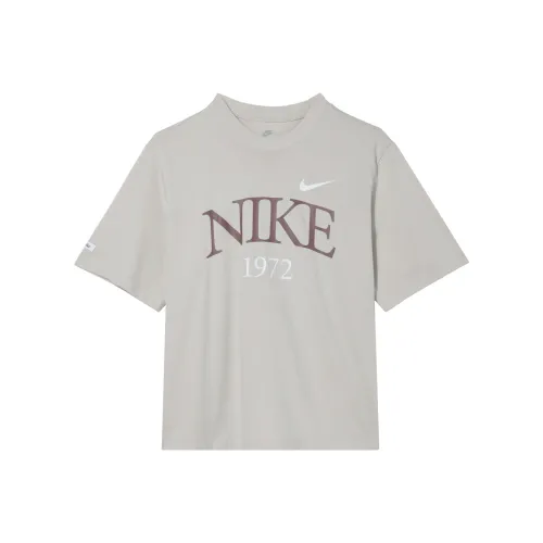 Nike T Shirts Women's Apricot