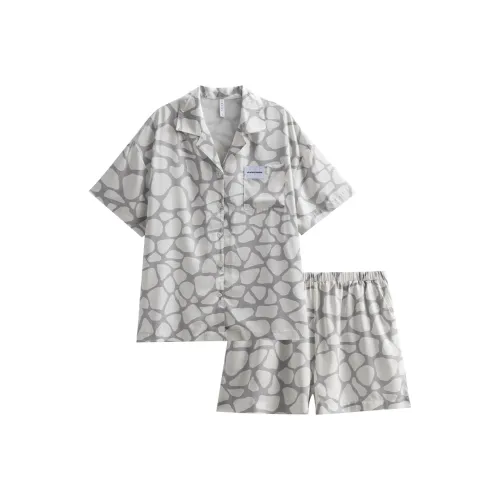 Same Language Pajama Set Women's Snow White · Floating Water