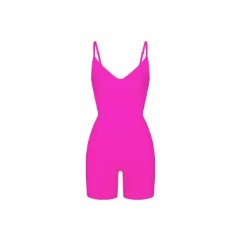 SKIMS SOFT SMOOTHING SEAMLESS CAMI ONESIE Bodysuits Women's FUCHSIA/Fuchsia