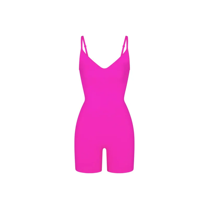 SKIMS SOFT SMOOTHING SEAMLESS CAMI ONESIE Bodysuits Women's FUCHSIA/Fuchsia-0