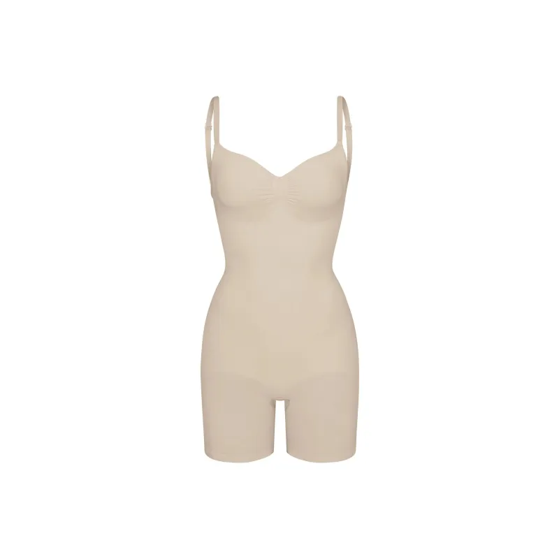 SKIMS SEAMLESS SCULPT LOW BACK MID THIGH BODYSUIT Bodysuits Women's Sand/Sand-0