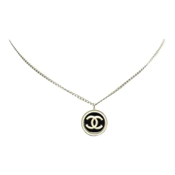 CHANEL 2004 Enamel Cc Round Pendant Necklace Costume Necklace