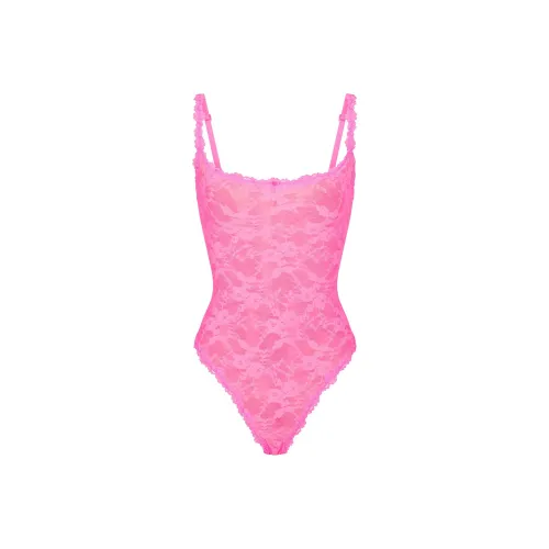 SKIMS STRETCH LACE THONG BODYSUIT Bodysuits Women's SUGAR PINK/Sugar Pink