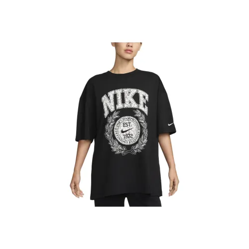 Nike Sportswear Essential Women's Oversized T-Shirt