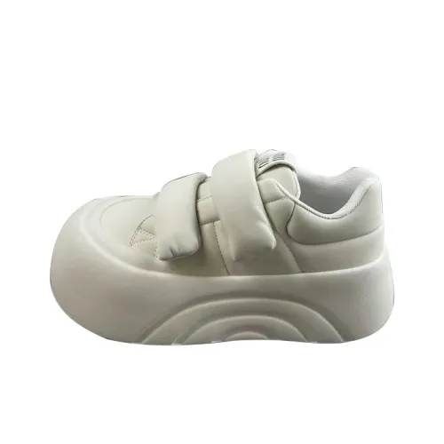 Ant City Low Top Skateboard Shoes Women's Cloud White