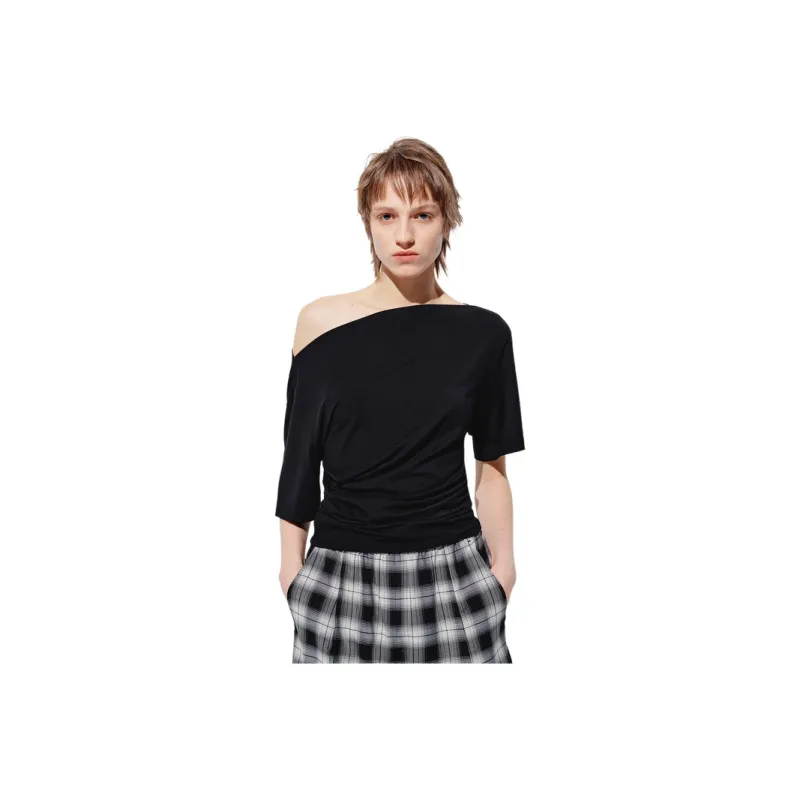 MO&CO T Shirts Women's Black-0