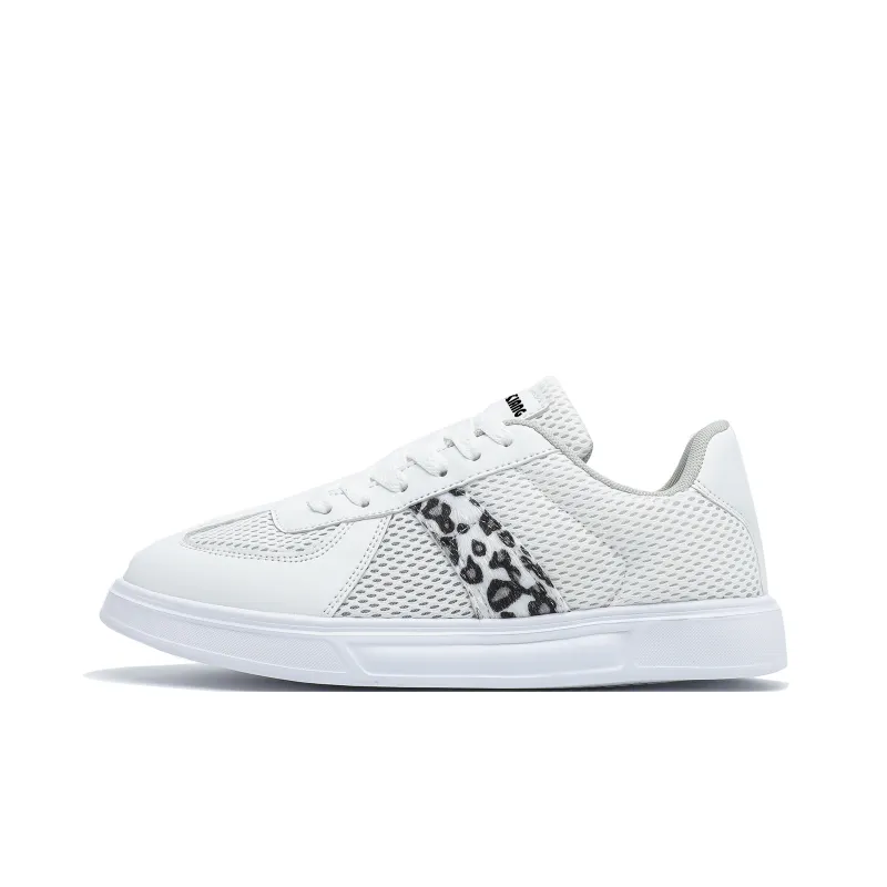 Singing Cushioning Abrasion Resistant Lightweight Low Top Skateboard Shoes Unisex White-0