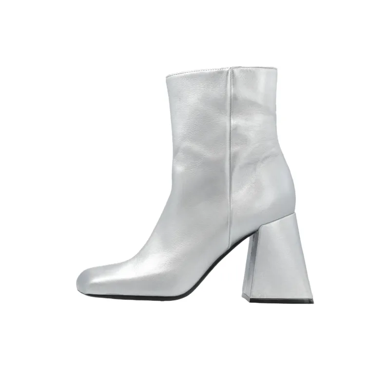 Vic Matie Sculpted Heel Pumps-0