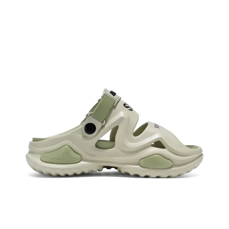Budding Bear Beach Sandals Unisex-2
