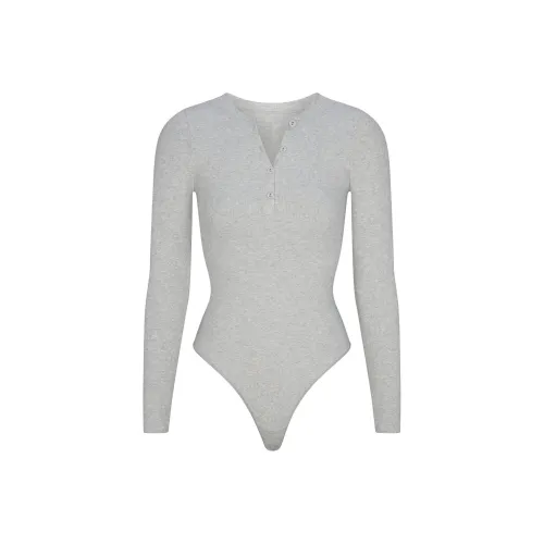 SKIMS FW24 Cotton Collection COTTON RIB LONG SLEEVE HENLEY BODYSUIT Bodysuits Women's Light Heather Grey/Ash Gray
