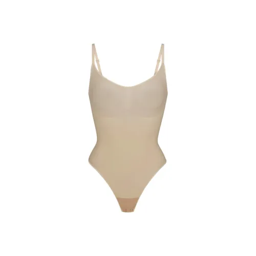 SKIMS EVERYDAY SCULPT BODYSUIT Jumpsuit Women's Sand/Sand