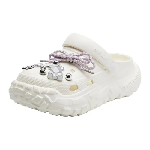 La Chapelle Closed Toe Home Slippers