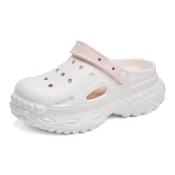 La Chapelle Closed Toe Slippers