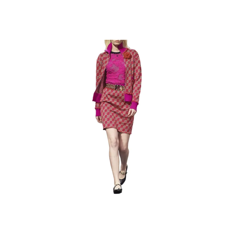 CHANEL 24 Spring And Summer Regular T-Shirt Women's Peach Red Black-0
