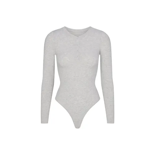 SKIMS FW24 COTTON JERSEY LONG SLEEVE HENLEY BODYSUIT Bodysuits Women's Light Heather Grey/Ash Gray