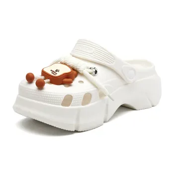 La Chapelle Closed Toe Slippers