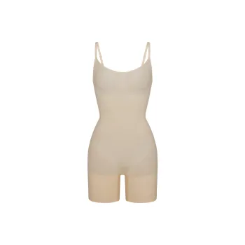 SKIMS EVERYDAY SCULPT MID THIGH BODYSUIT Jumpsuit Women's SAND/Sand