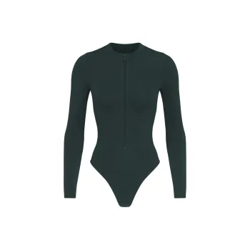 SKIMS FW24 SOFT SMOOTHING SEAMLESS LONG SLEEVE BODYSUIT Bodysuits Women's CYPRESS/Cypress Green