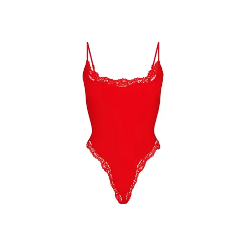SKIMS Valentine's Day Collection SS25 FITS EVERYBODY LACE CAMI BODYSUIT Bodysuits Women's CAYENNE/Kayene