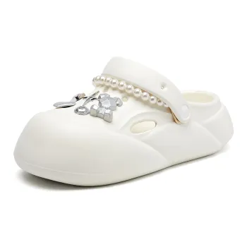 La Chapelle Closed Toe Women's Slippers