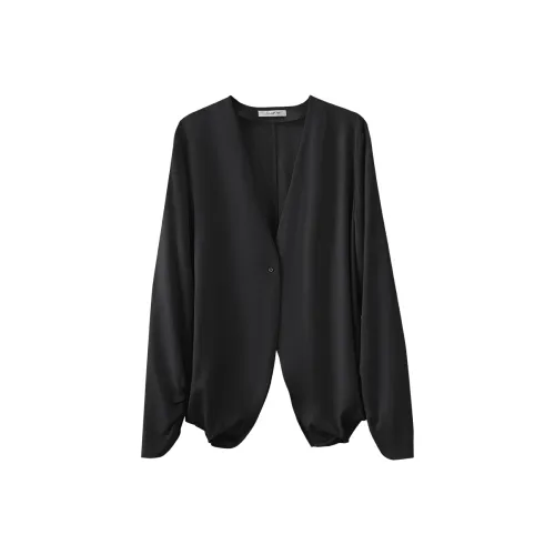 AMII and Shirts Women's