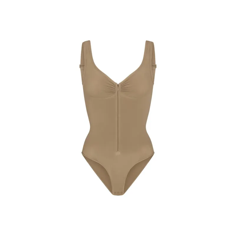 SKIMS SEAMLESS SCULPT ZIP FRONT BRIEF BODYSUIT Bodysuits Women's DESERT/Desert-0