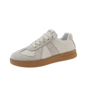Dawei's House Slip Resistant Low Top Skateboard Shoes Women's
