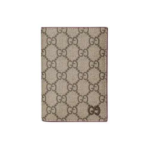 GUCCI Supreme Canvas Passport Holder Men's Beige & Ebony