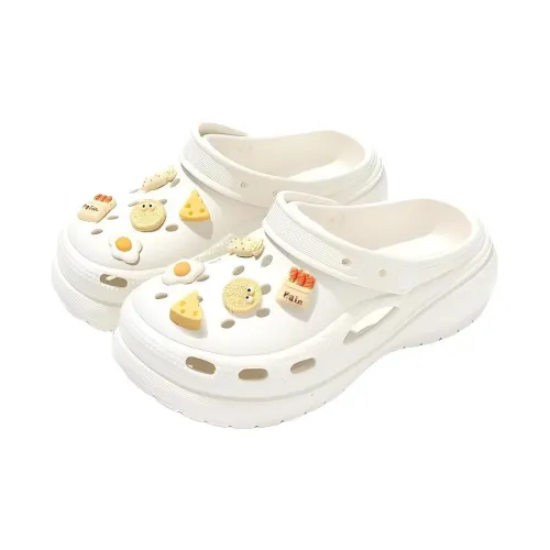 Red bean Slippers / Home Slippers