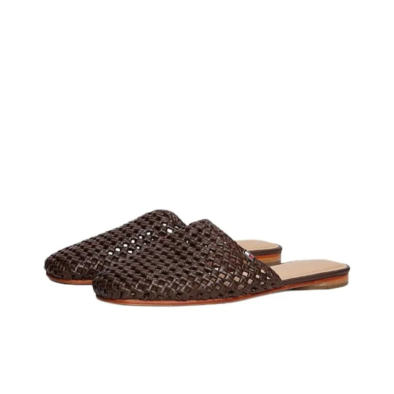 Tommy Hilfiger Abrasion Resistant Closed Toe Slippers Women's Dark Brown-2