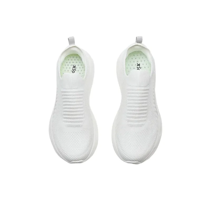 XTEP Abrasion Resistant, Breathable, Lightweight Low Top Casual Shoes Women's Sail White-3