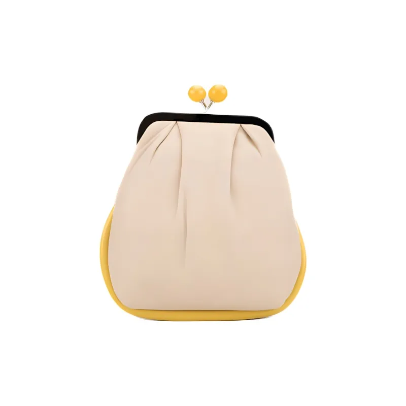 WEEKEND MaxMara Pasticcino Sheepskin Clutch Small Size Women's Ivory-1