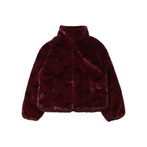 Nike Women's Printed Faux Fur Jacket Asia Sizing Burgundy Crush