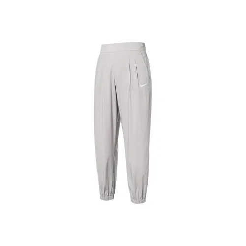 Nike Women'ss Logo Print Mid Rise Jogger Pants Gray