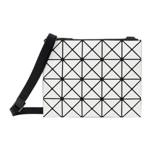 ISSEY MIYAKE Prism Textile Shoulder Bag Trumpets Women's White & Black