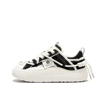 Acupuncture Height Increasing, Abrasion Resistant, Lightweight, And Breathable Low Top Skateboard Shoes Unisex