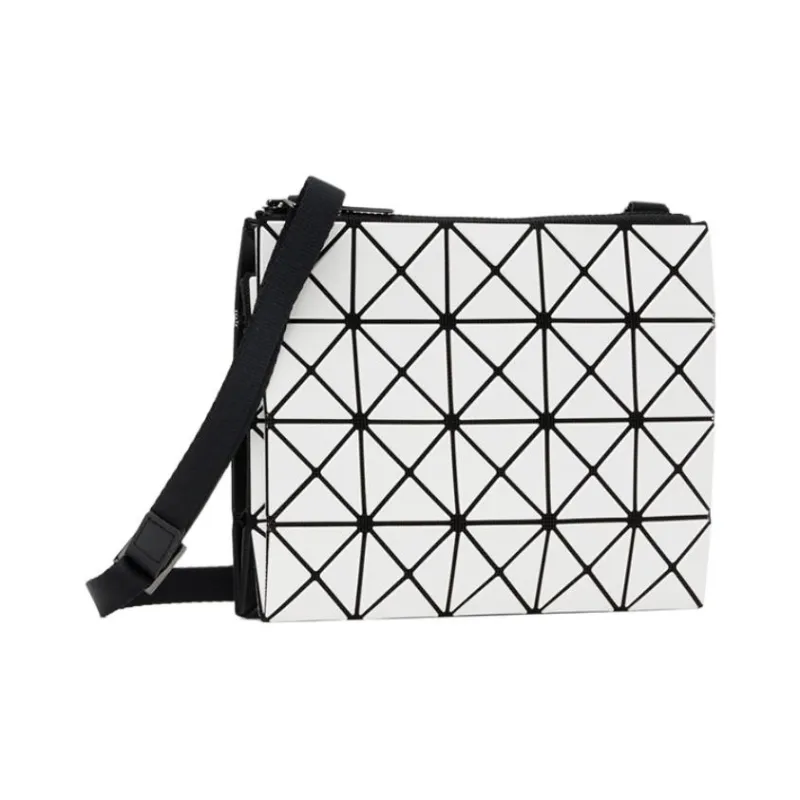 ISSEY MIYAKE Prism Textile Shoulder Bag Trumpets Women's White & Black-1