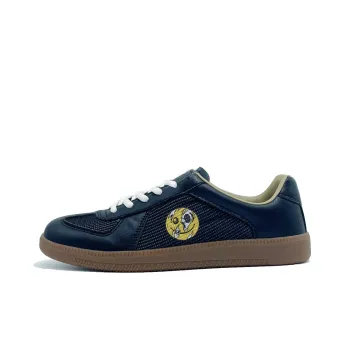 PAIN OR PLEASURE Low Top Skateboard Shoes Unisex Black White