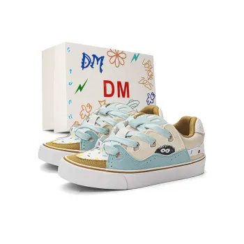 DM Slip Resistant Low Top Skateboard Shoes Unisex Multicolor